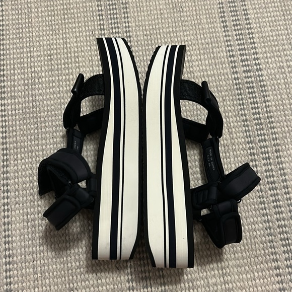 Tory Burch Black Sporty Platform Sandals - Picture 5 of 7